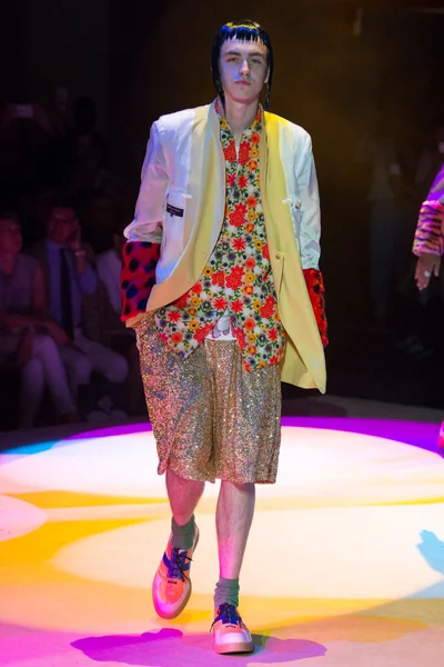 Look 26